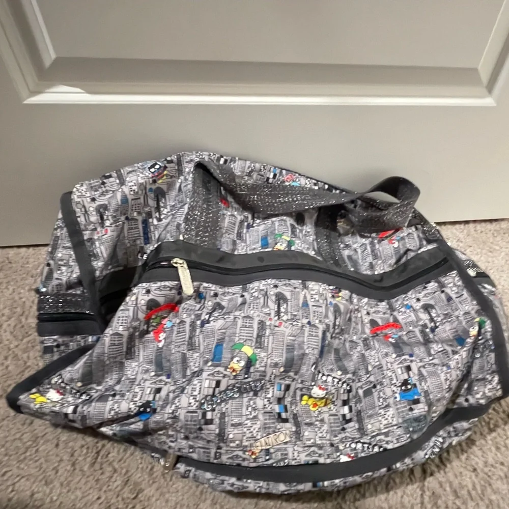 Lesportsac Hello Kitty Sanrio city Weekender luggage duffle tote bag grey - Picture 2 of 4